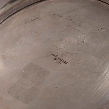 KARAFF, silver, Italien, kontrollstämplad Helsingfors 1974. Totalvikt 747 g.