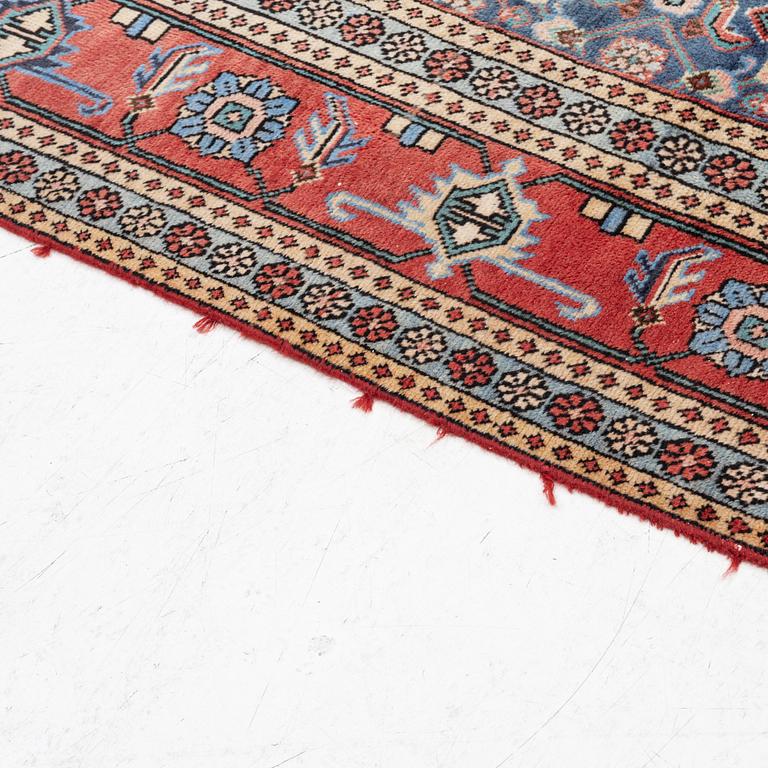 Matta, orientalisk, ca 297 x 188 cm.