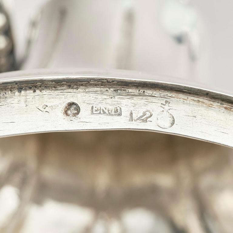 A Swedish 18th century silver sugerbowl with lid, mark of Erik Ernander, Uppsala 1791.