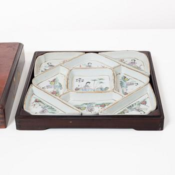 Cabaret, porslin, Kina, 1900-tal.