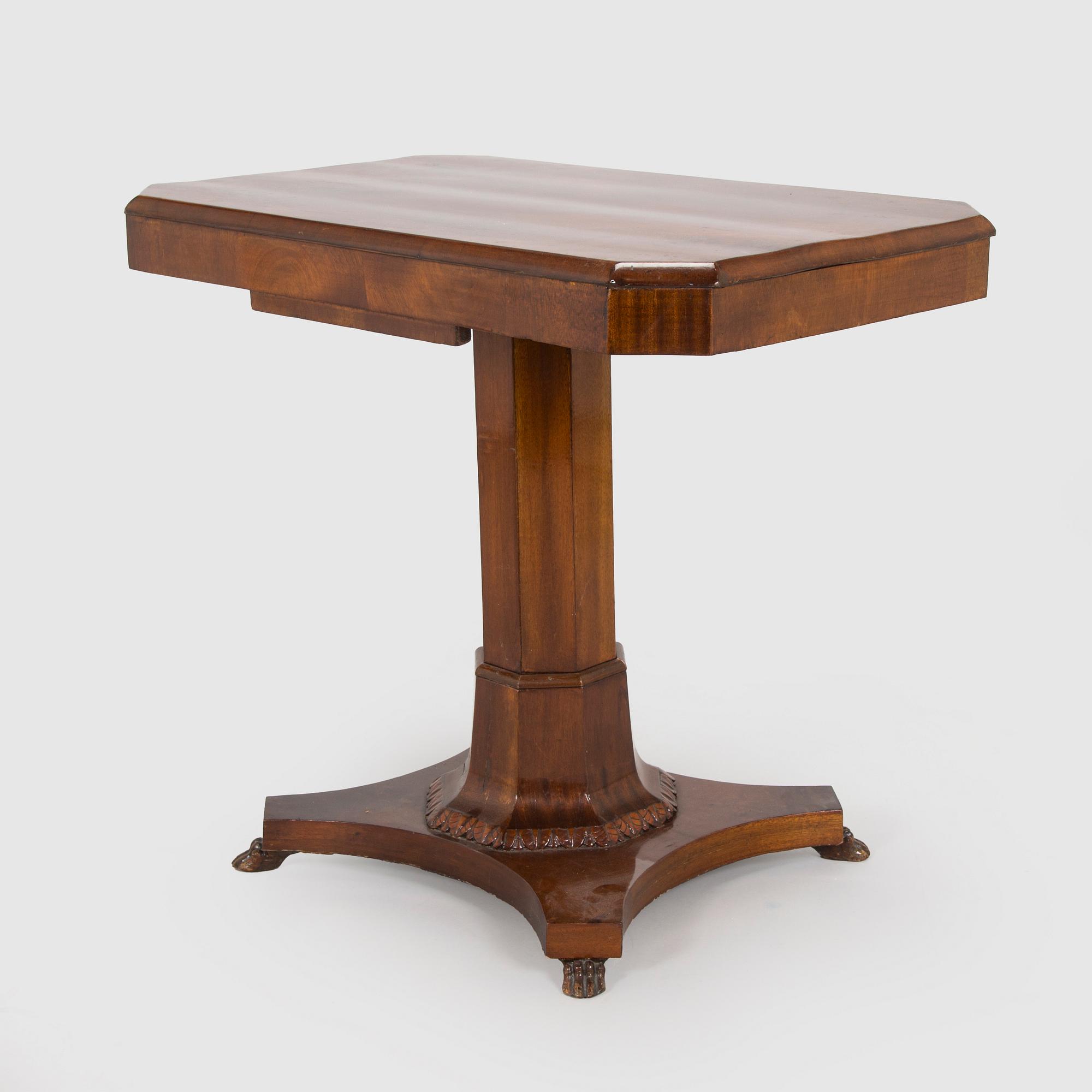 Sohva ja pöytä, biedermeier-tyyli, 1800-luvun loppupuoli.