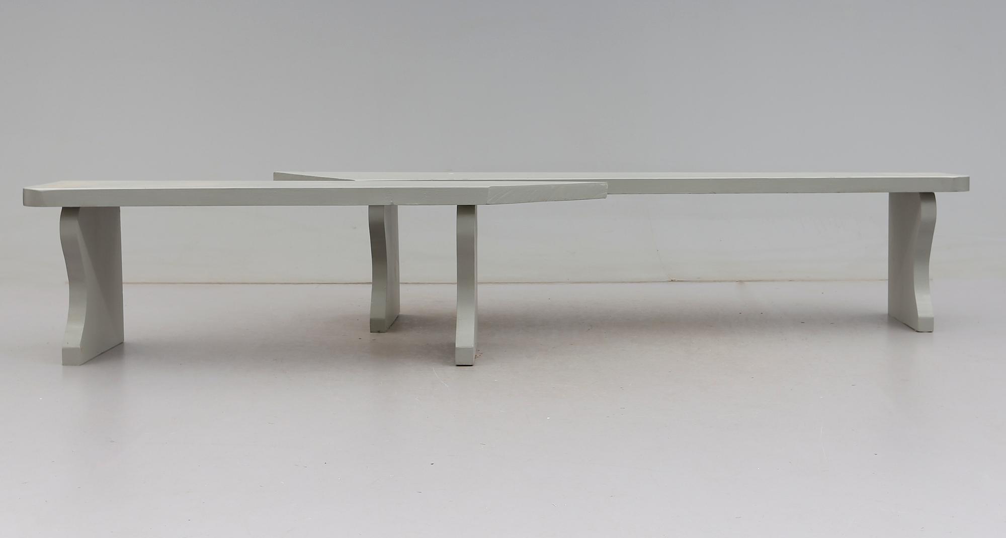 HÖRNBÄNK, 2 delar, 1900-talets andra hälft.