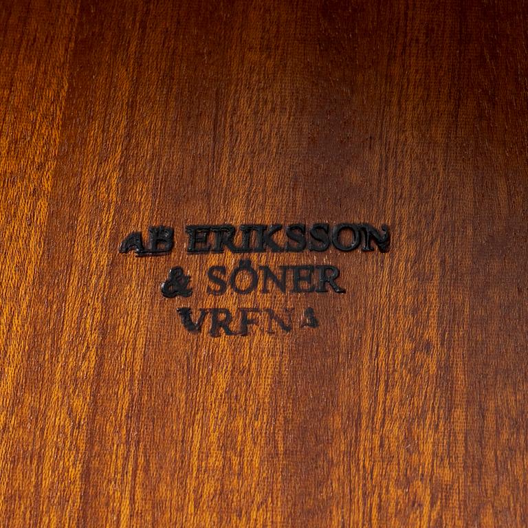 Josef Frank, soffbord, modell 2139, Firma Svenskt Tenn, efter 1985.