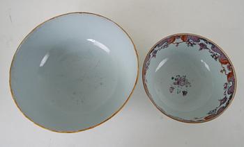 TALLRIKAR, 2 st, SKÅLFAT, 2 st samt SKÅLAR, 2 st, porslin, Kina, 1700-1800-tal.