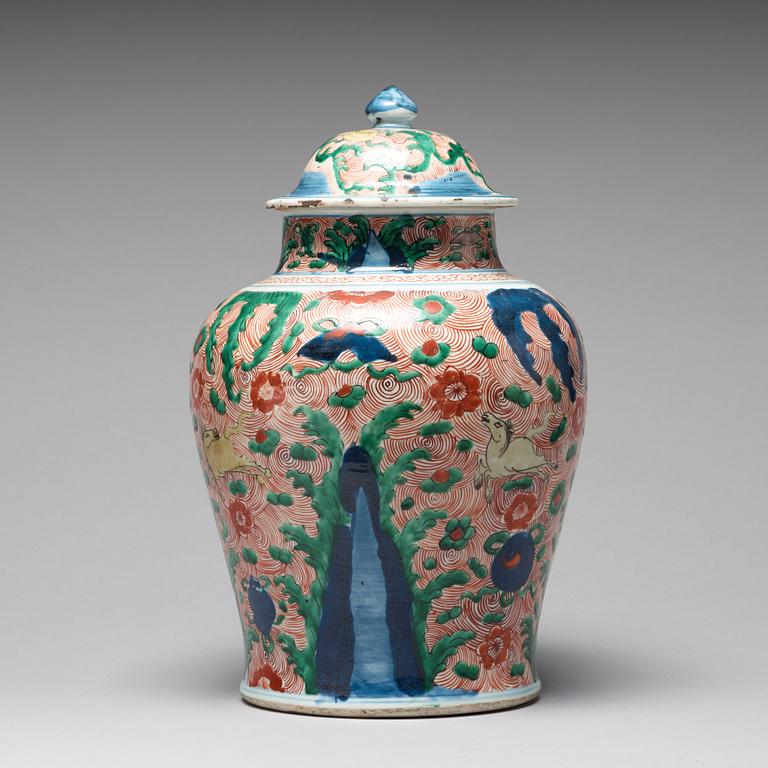 A Wucai Transitional jar with cover, 17th Century.