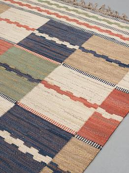 Märta Måås-Fjetterström, A carpet, "Vita Rutmattan", flat weave, ca 328 x 189,5-193,5 cm, signed AB MMF.