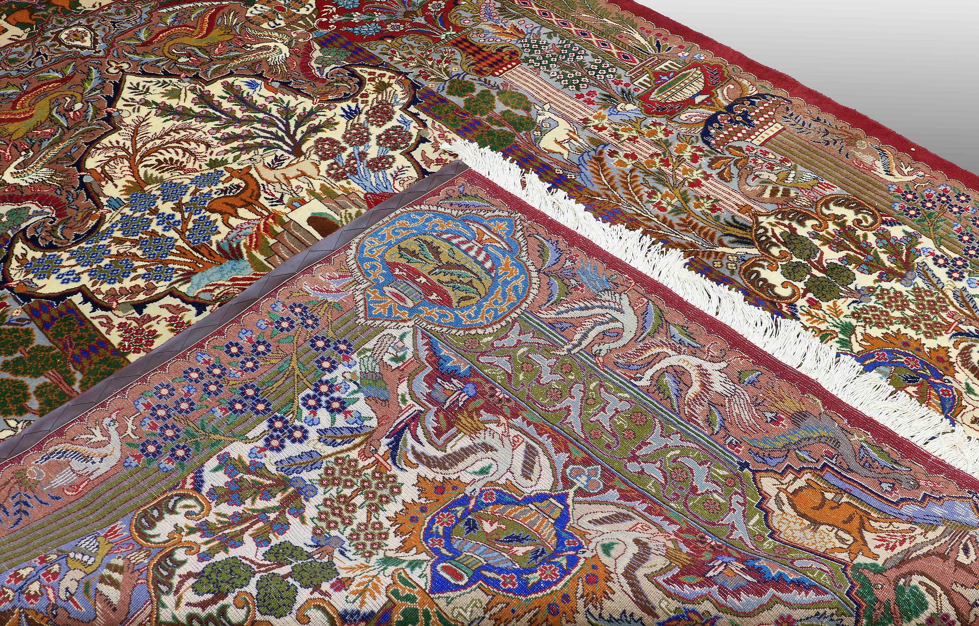 A, Figural Kashmar, ca 341 x 239 cm.
