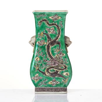 Vas, biskvi. Qingdynastin, Kangxi (1662-1722).
