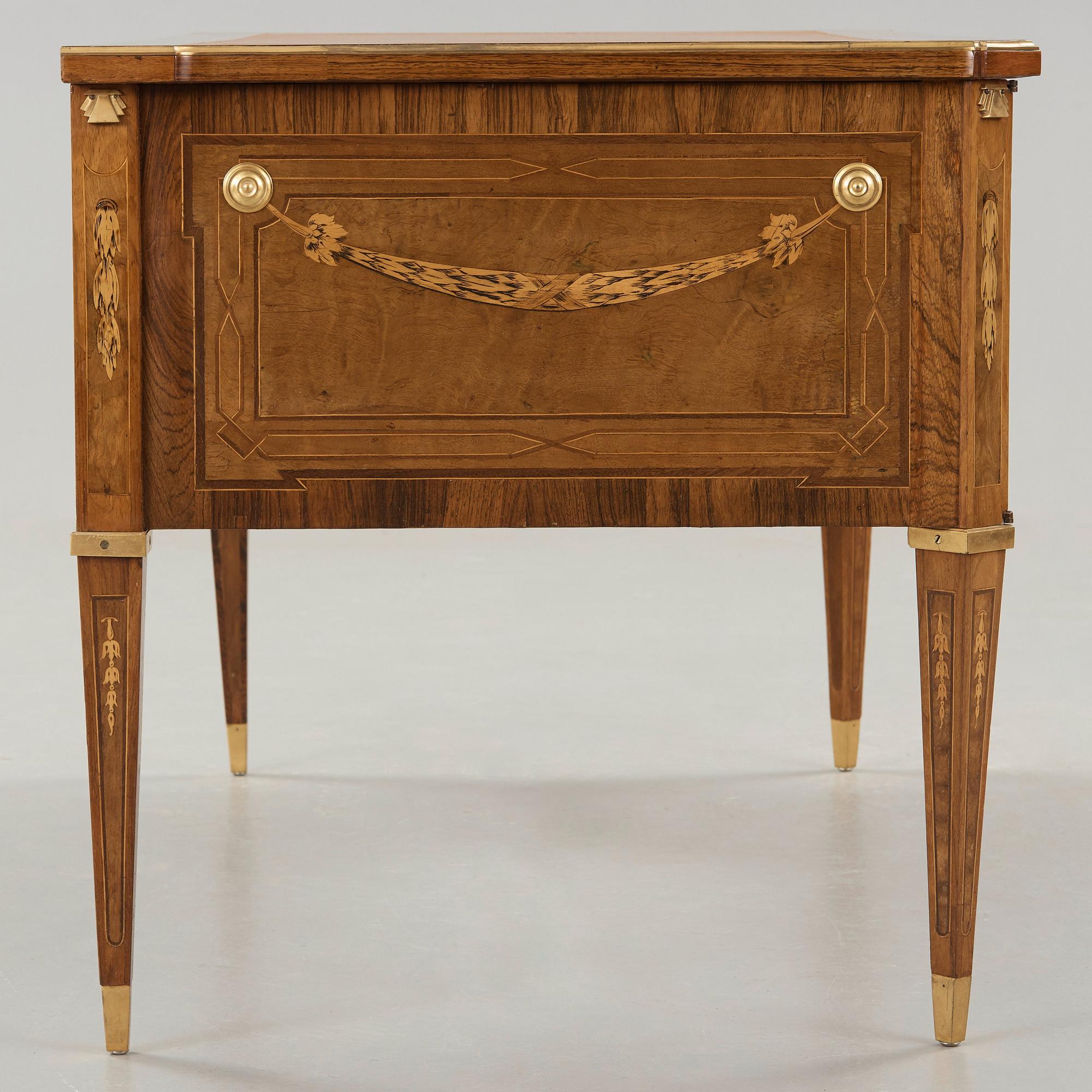SKRIVBORD, av Georg Haupt (mästare i Stockholm 1770-1784), ej signerat. Gustavianskt.