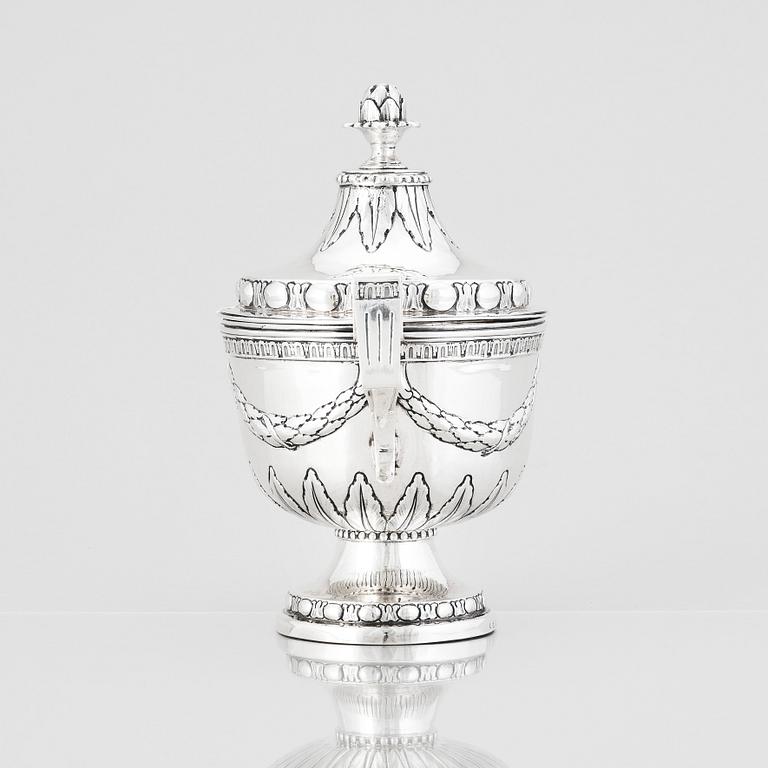 Lars Boye, sockerskål med lock, silver, Stockholm 1780. Gustaviansk.