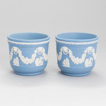 WEDGWOOD, Jasperware, 30 delar, England 1900-talets andra hälft.