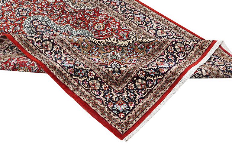 A rug, Quum, ca 230 x 149 cm.