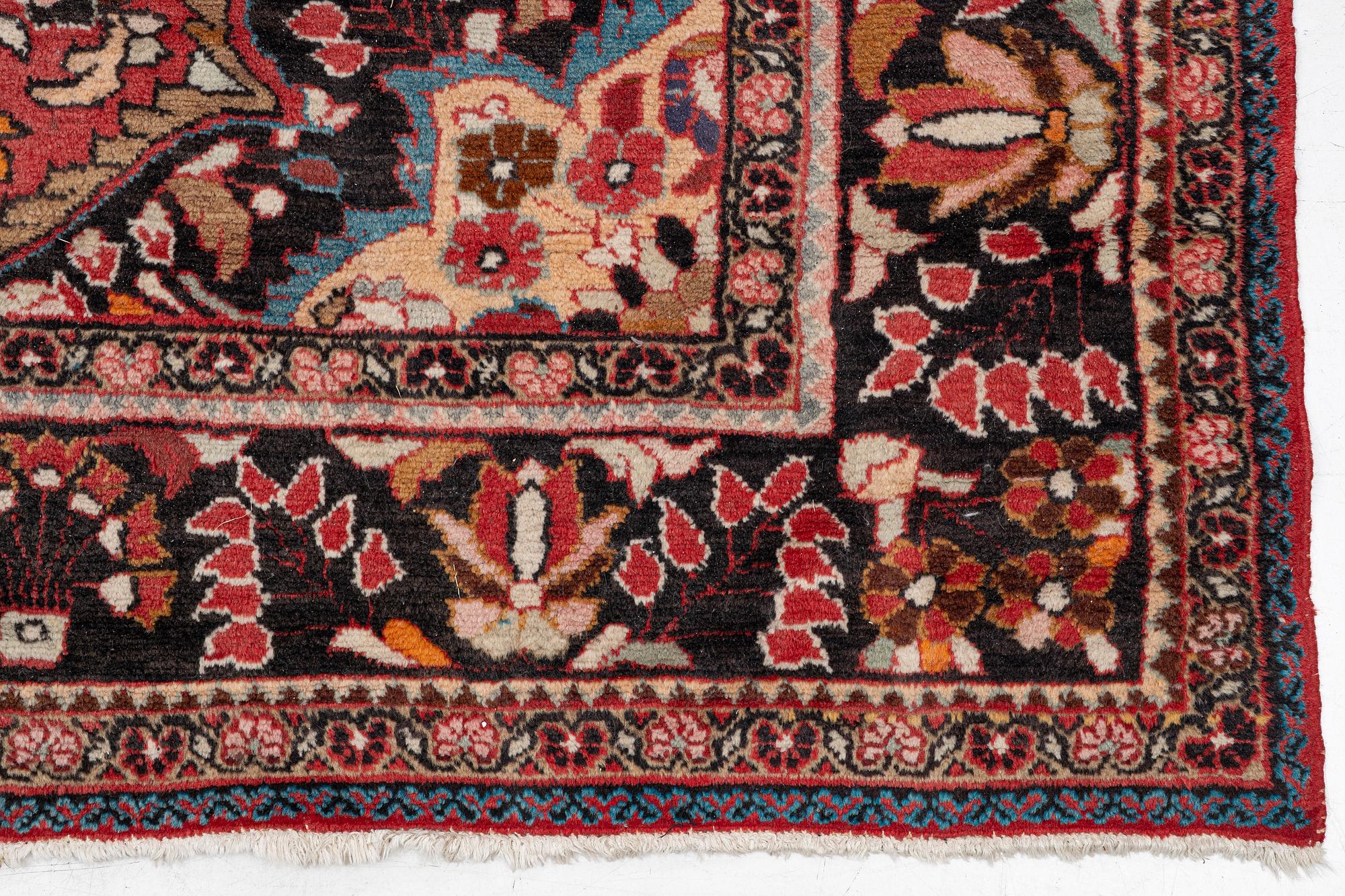 Rug, Hamadan, approx. 330 x 223 cm.