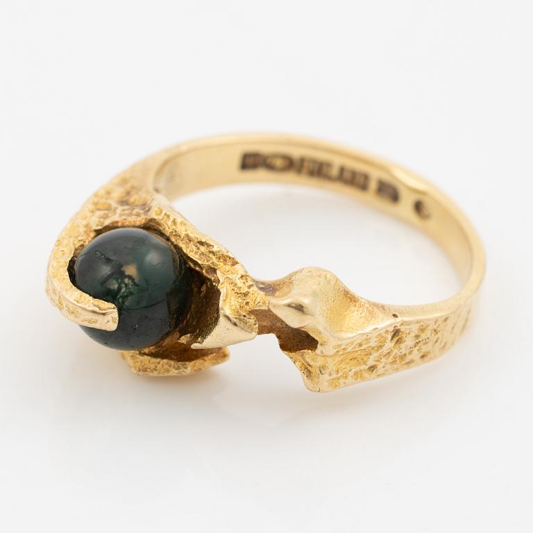 Björn Weckström, ring, 18K guld med grön sten sannolikt mossagat, för Lapponia, Finland.