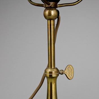 BORDSLAMPA, mässing, Strindbergsmodell, 1900-talets början.