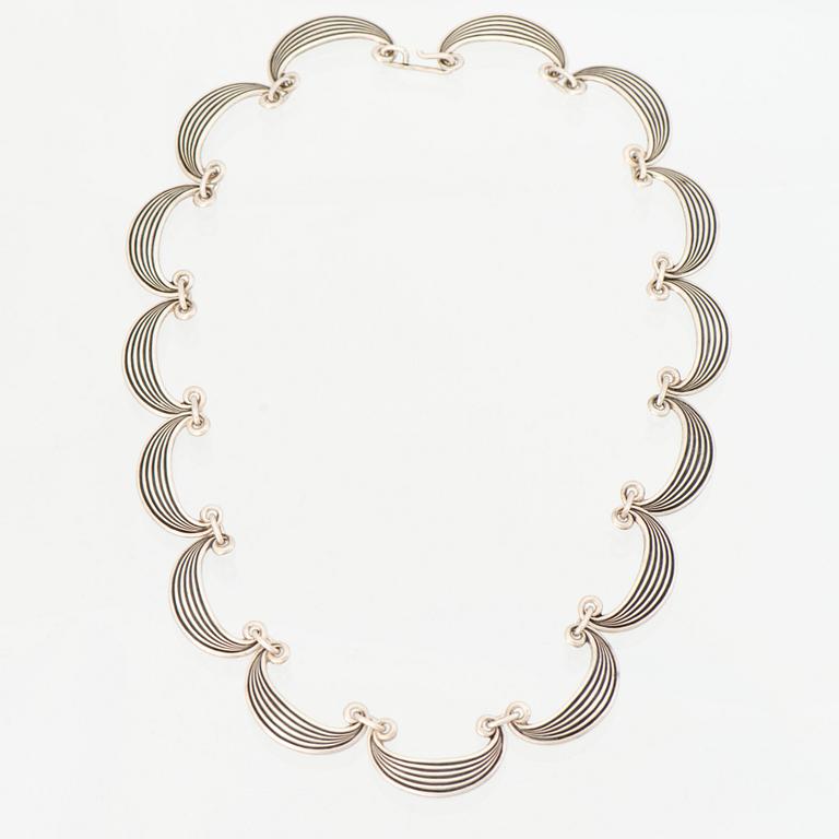 BÖRJE RAJALIN, KAULAKORU, "Savolaisvene", hopeaa. Helsinki 1960.