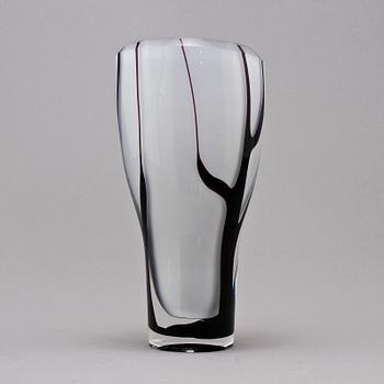 VAS, glas, "Träd i dimma", Vicke Lindstrand, Kosta, 1900-talets andra hälft.