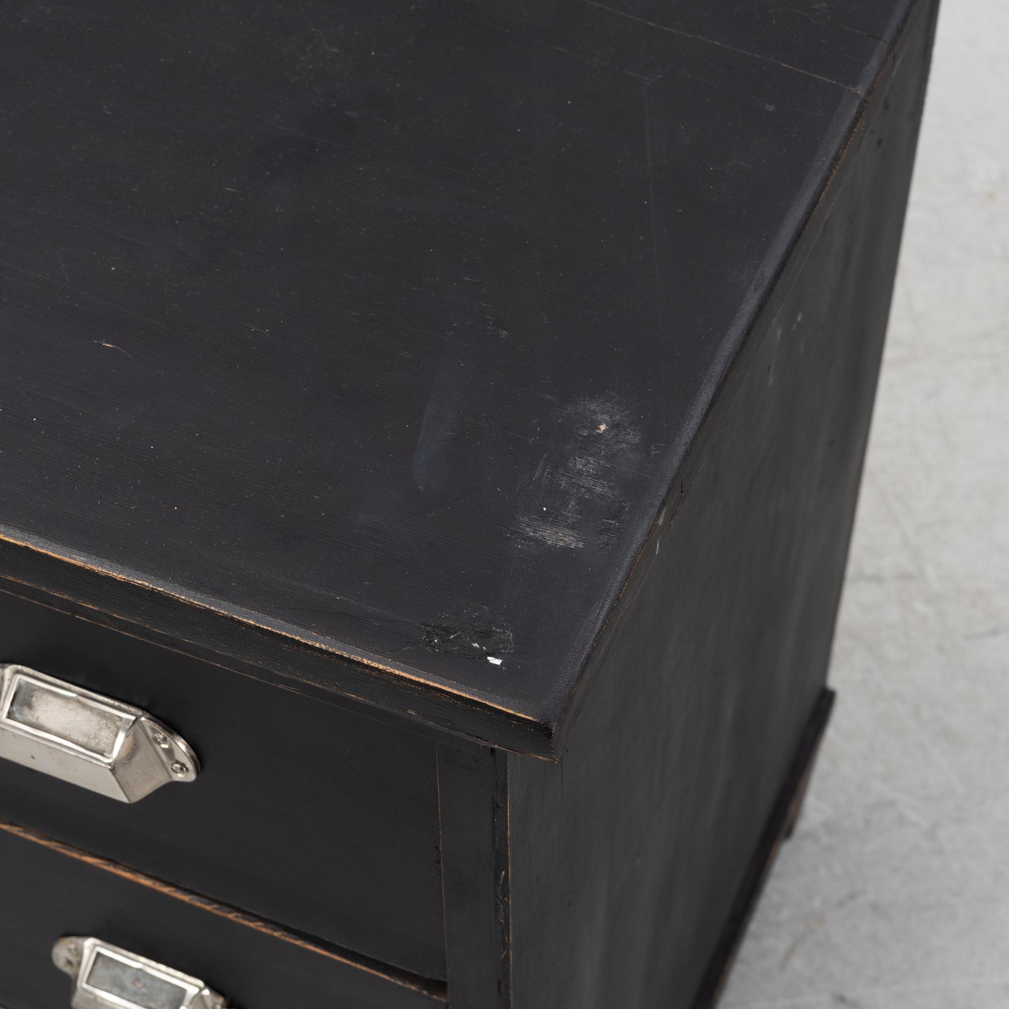 Sideboard med lådor, samtida.