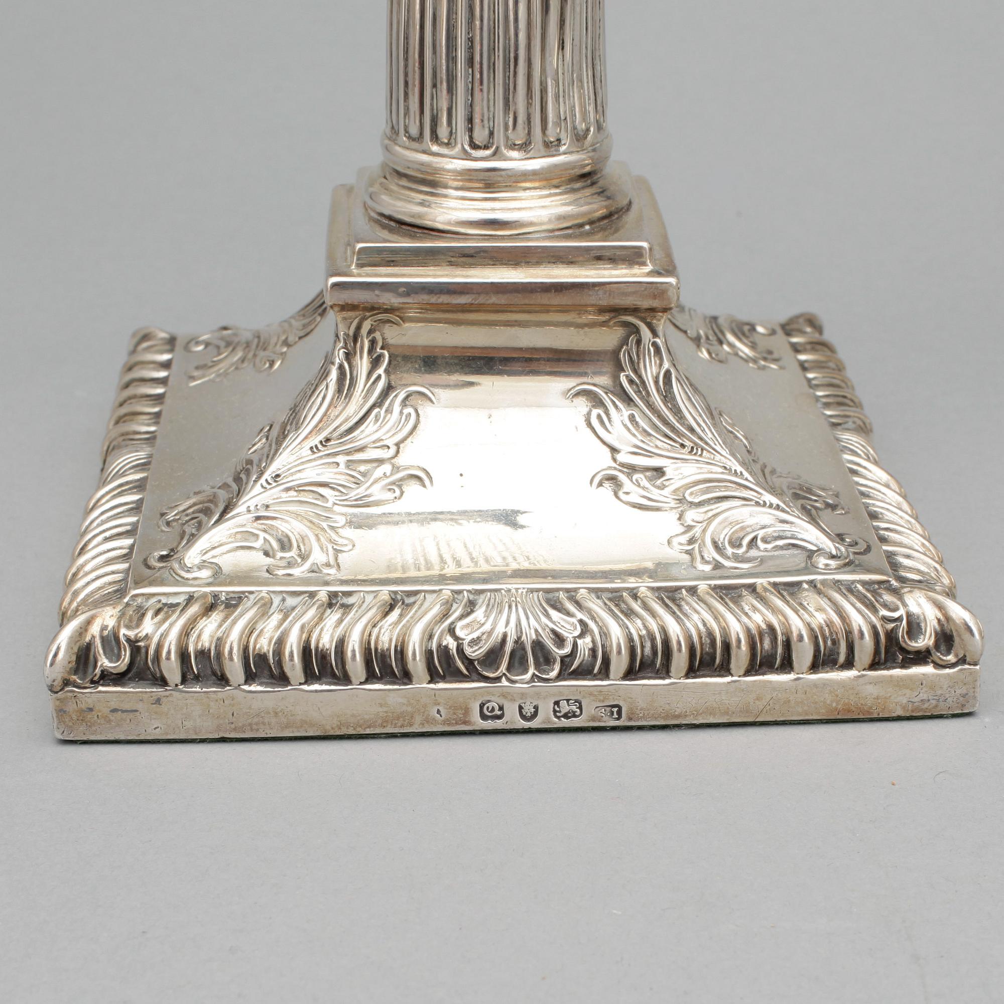 LJUSSTAKAR, ett par, silver, okänd mästare (S I), London, 1771.