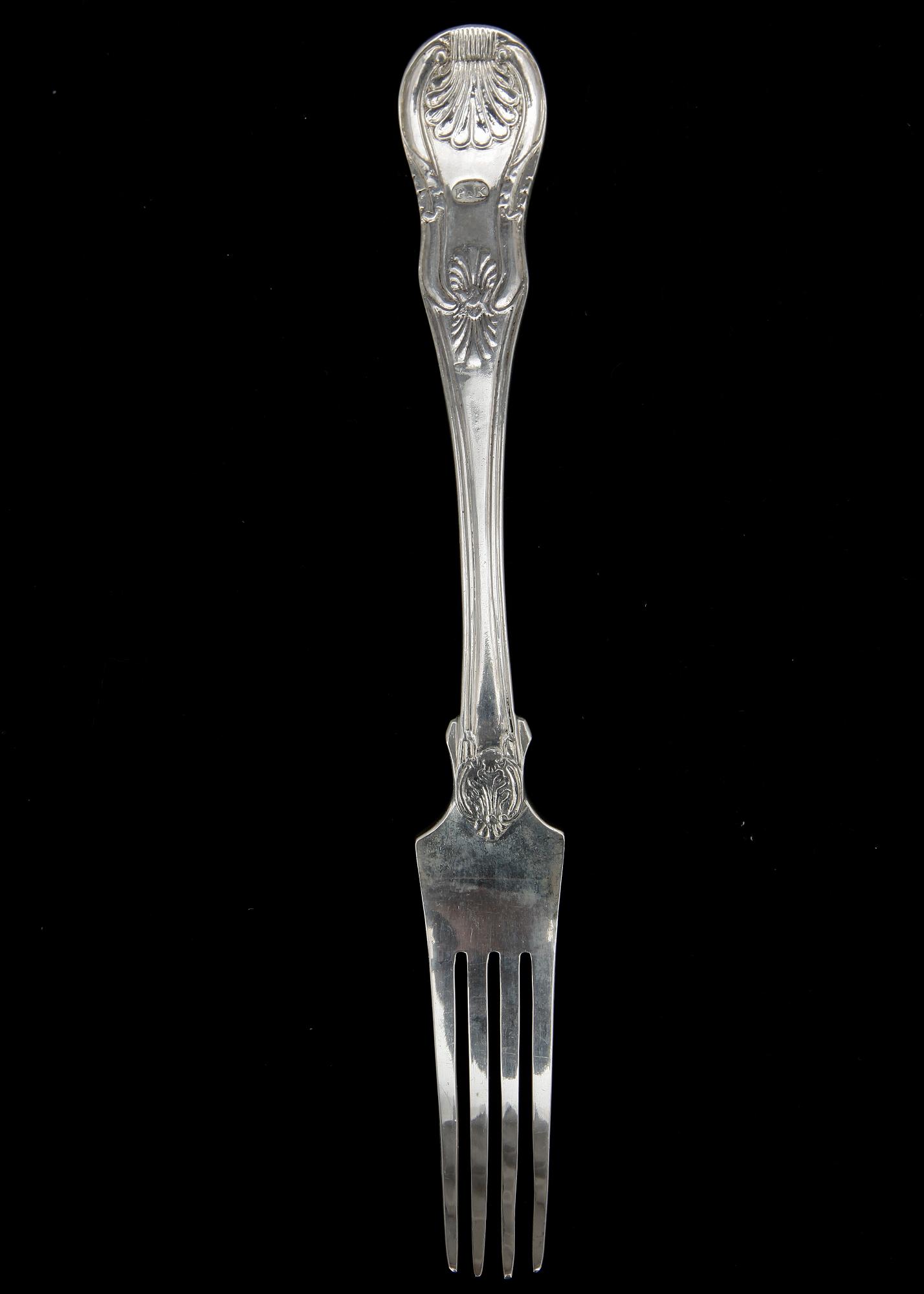 PARTI BESTICK, 17 delar, silver, "Engelsk snäck", mest Zethelius i Stockholm. Mest 1840-50-tal. Tot ca 1100 gram.
