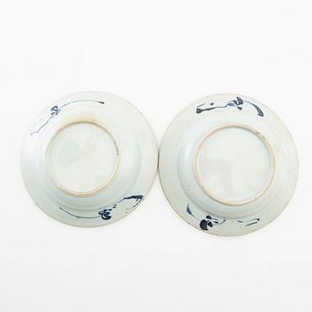 Deep plates 6 pcs and berry plates 2 pcs China Qianlong (1736-95) porcelain.