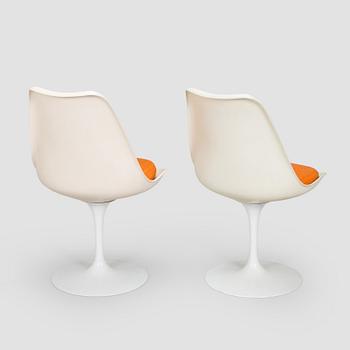 Eero Saarinen, A 'Tulip' furniture set, table with eight chairs, Knoll International, 1970s.