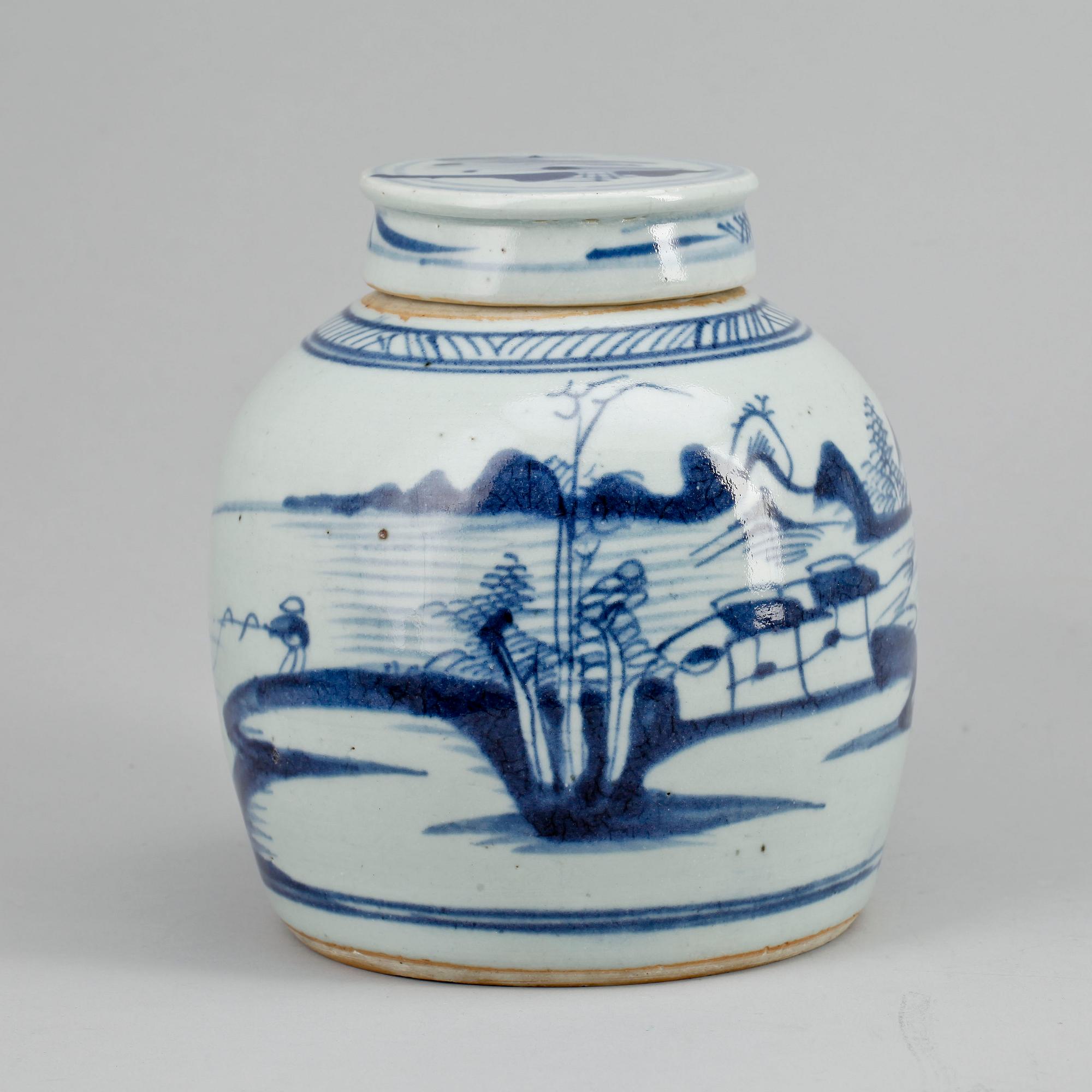 BOJAN / INGEFÄRSKRUS samt FLASKOR, 2 st, porslin, Kina 1800/1900-tal.