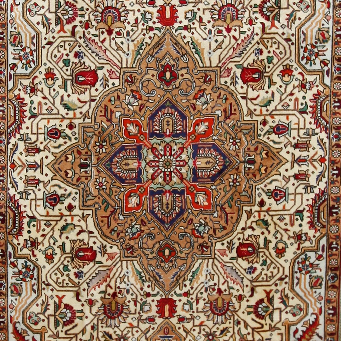 MATTA, Täbriz, ca 304 x 200 cm.