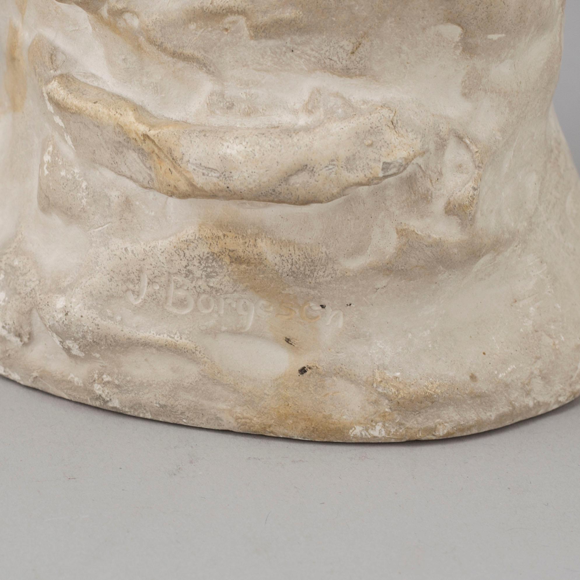 JOHN BÖRJESON, skulptur, gips, "Tröst". Signerad J. Börgeson.