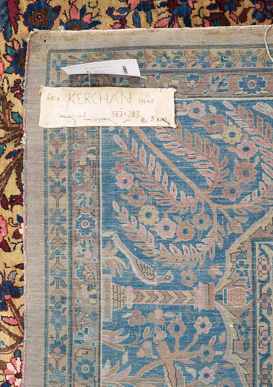 SEMI-ANTIQUE SILK KASHAN. 327 x 233,5 cm.