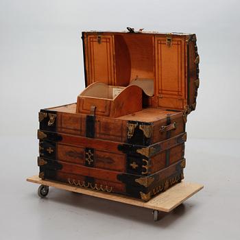 KOFFERT, omkring år 1900.