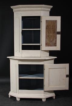 HÖRNSKÅP, 1700/1800-tal.