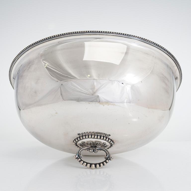 A plate food dome cover, England 20th century.