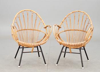 KARMSTOLAR, ett par, 1900-talets mitt.