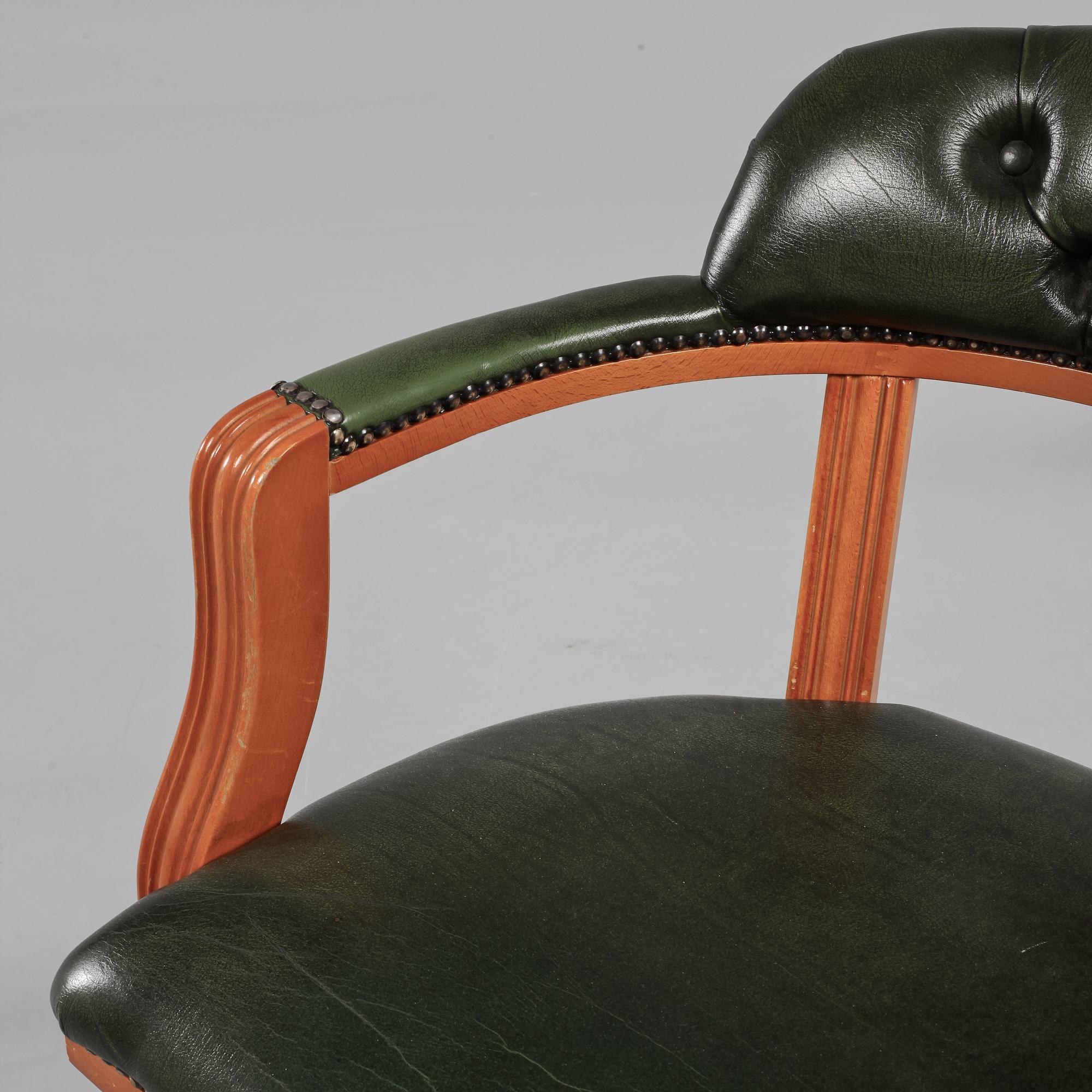 SKRIVBORDSSTOL, engelsk stil, 1900-talets andra hälft.