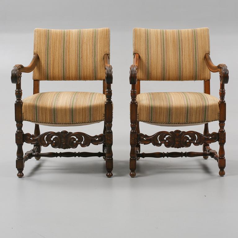 KARMSTOLAR, ett par, barockstil, omkring 1900-talets mitt.