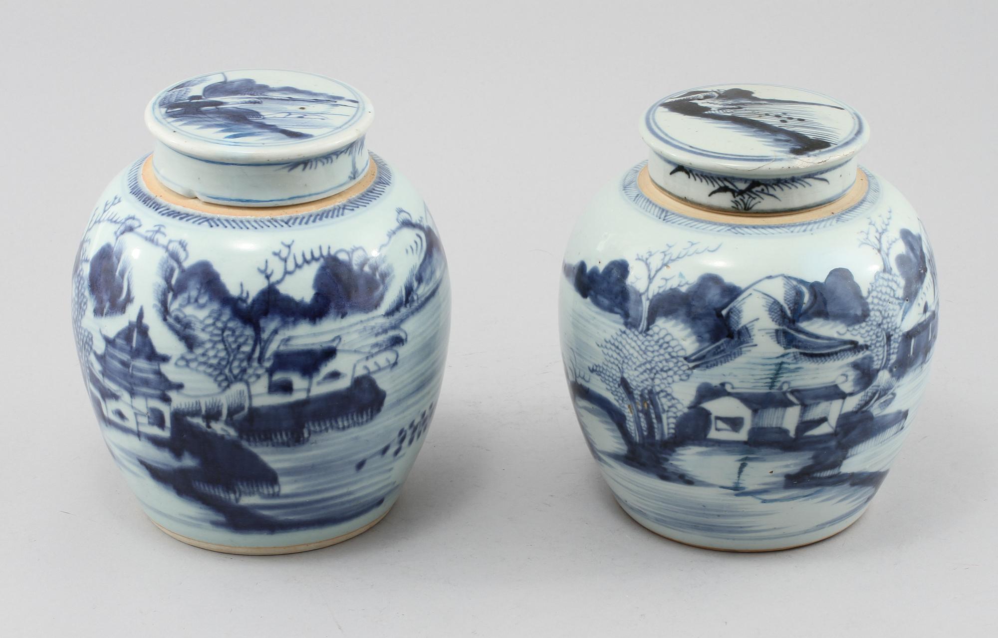 LOCKBOJANER, 2 st, porslin, Kina, 1800-tal.