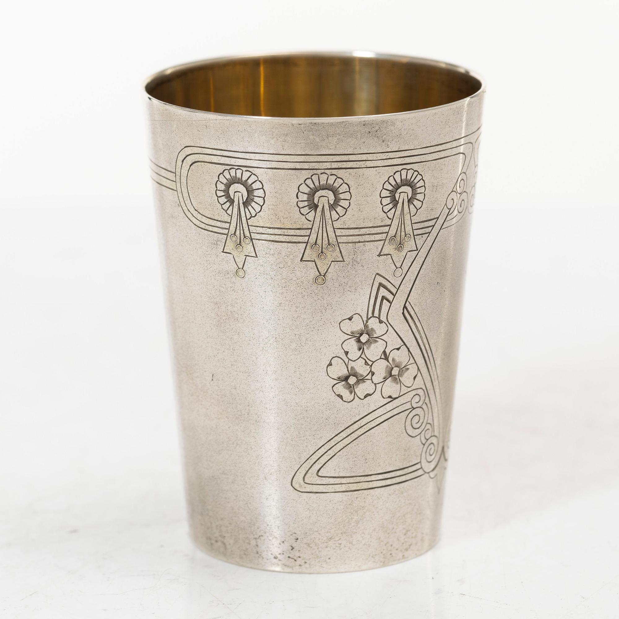 A Russian silver cup, Moscow, 1908-26.