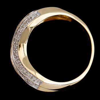 RING, 14 k guld, diamanter tot ca 0.32 ct, gröna tsavoriter tot ca 2.17 ct.