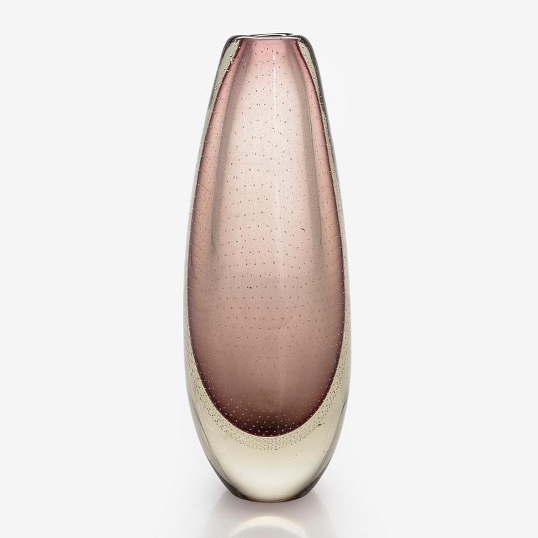 Gunnel Nyman, A glass vase, model 'GN 26', signed Gunnel Nyman Nuutajärvi Notsjö.