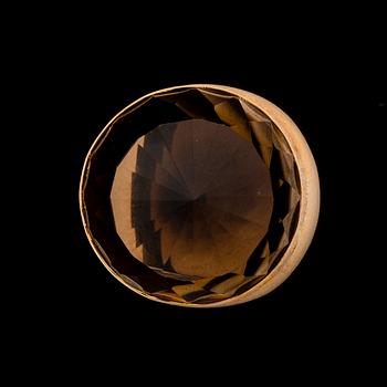 BJÖRN WECKSTRÖM, a ring, smoky quartz, 18K gold. Helsinki 1963.