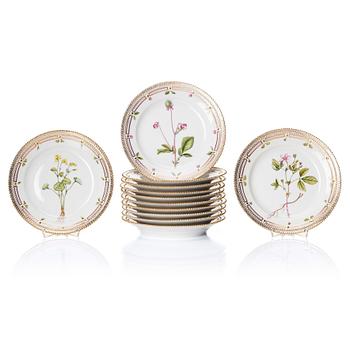 362. A set of 12 Royal Copenhagen 'Flora Danica' plates, Denmark, 20th Century.