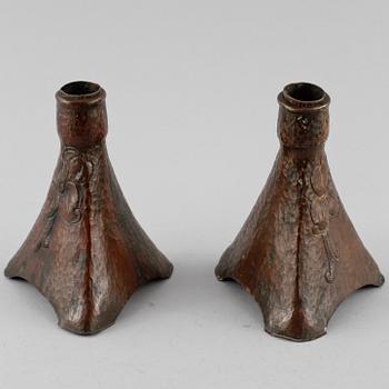 SKRIVBORDSUPPSATS, 8 delar, koppar, jugend, tidigt 1900-tal.