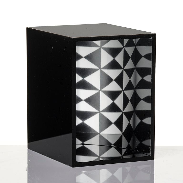Julio Le Parc, "Image virtuel par déplacement du spectateur".