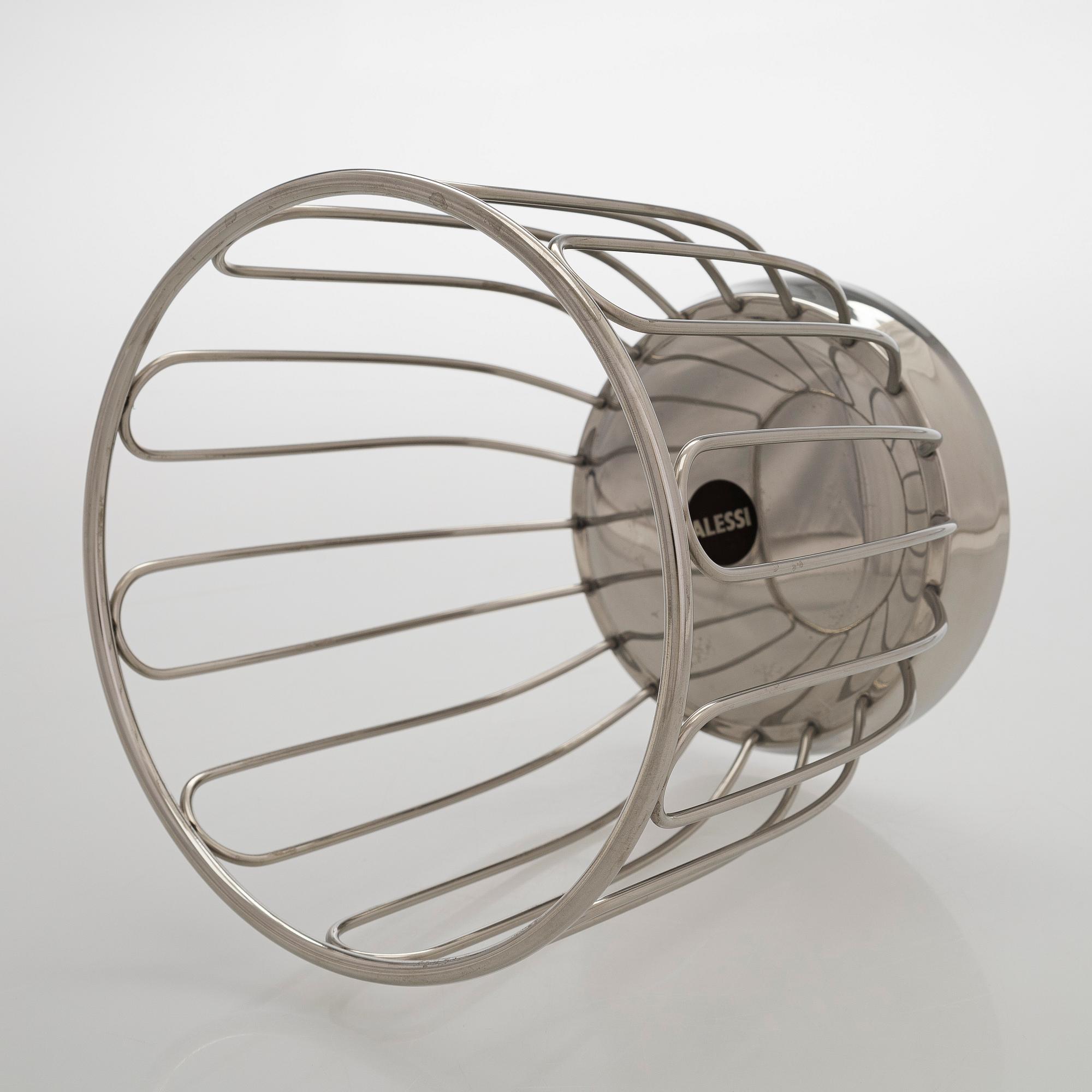 Alessi, a set of three serving bowls '370' and '845', Italy.