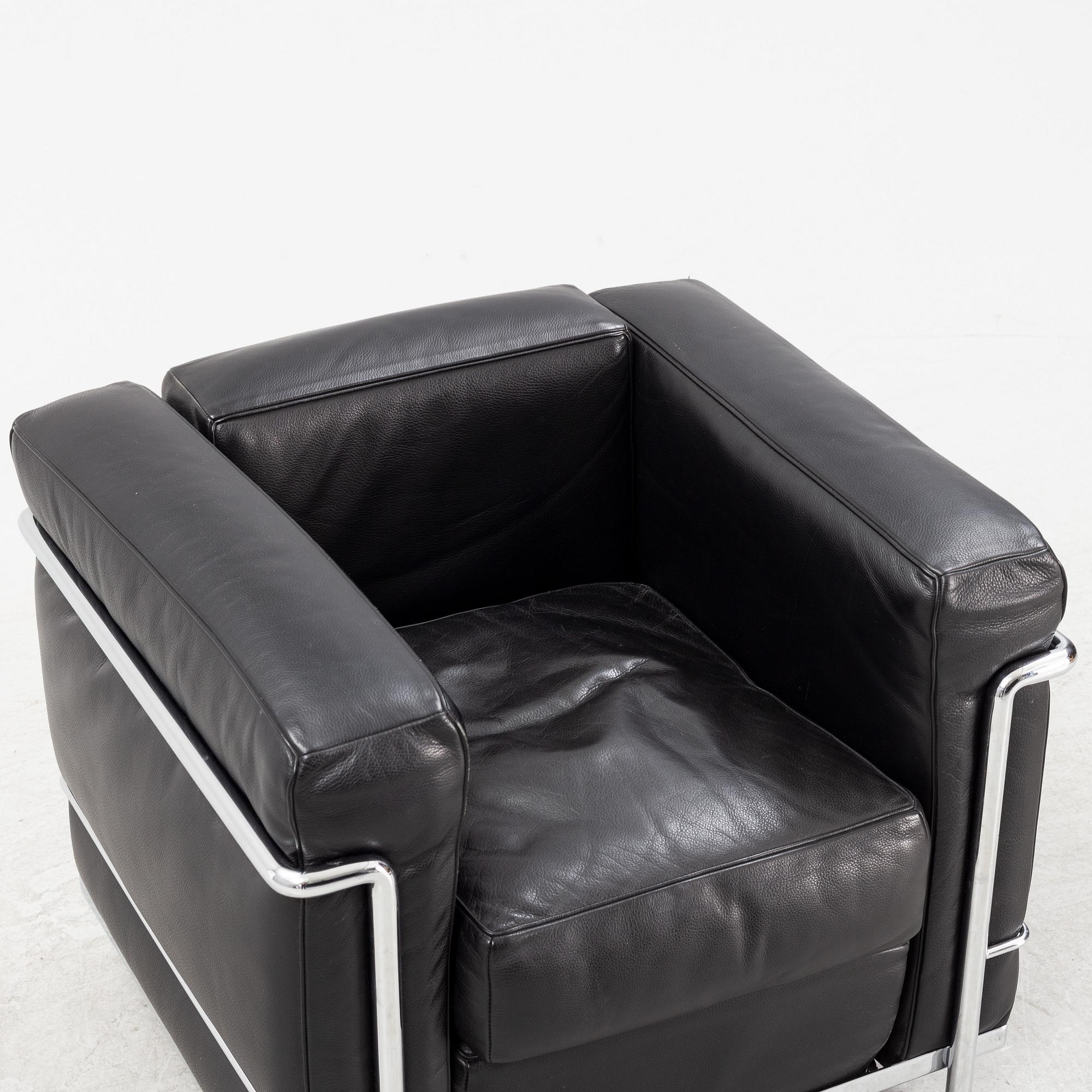 Le Corbusier, Pierre Jeanneret & Charlotte Perriand, fåtölj, "LC2", Cassina. Svart skinn.