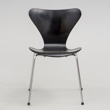 STOL, "Sjuan", Arne Jacobsen för Fritz Hansen, Danmark 1968.
