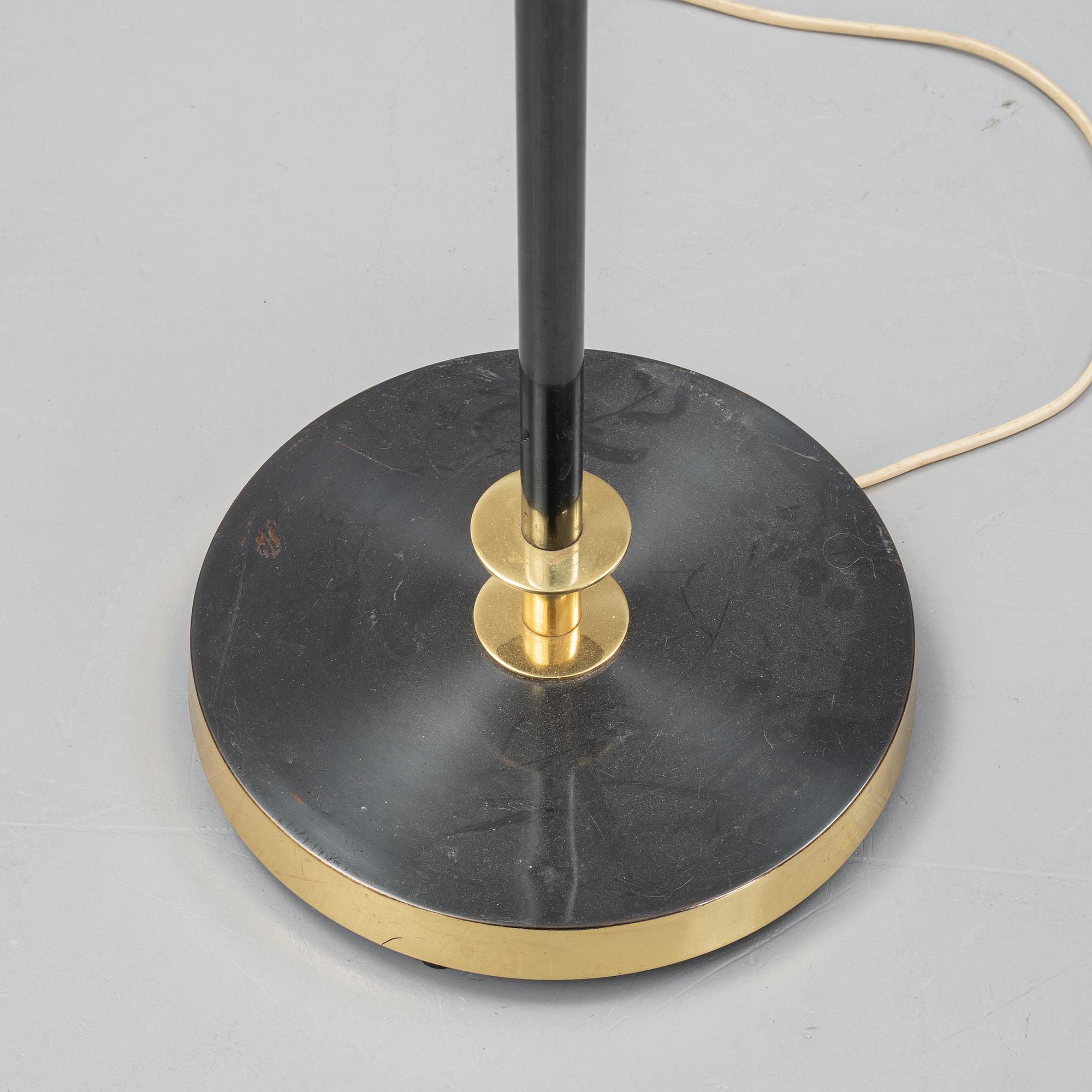 A late 20th Cenutry floor light.