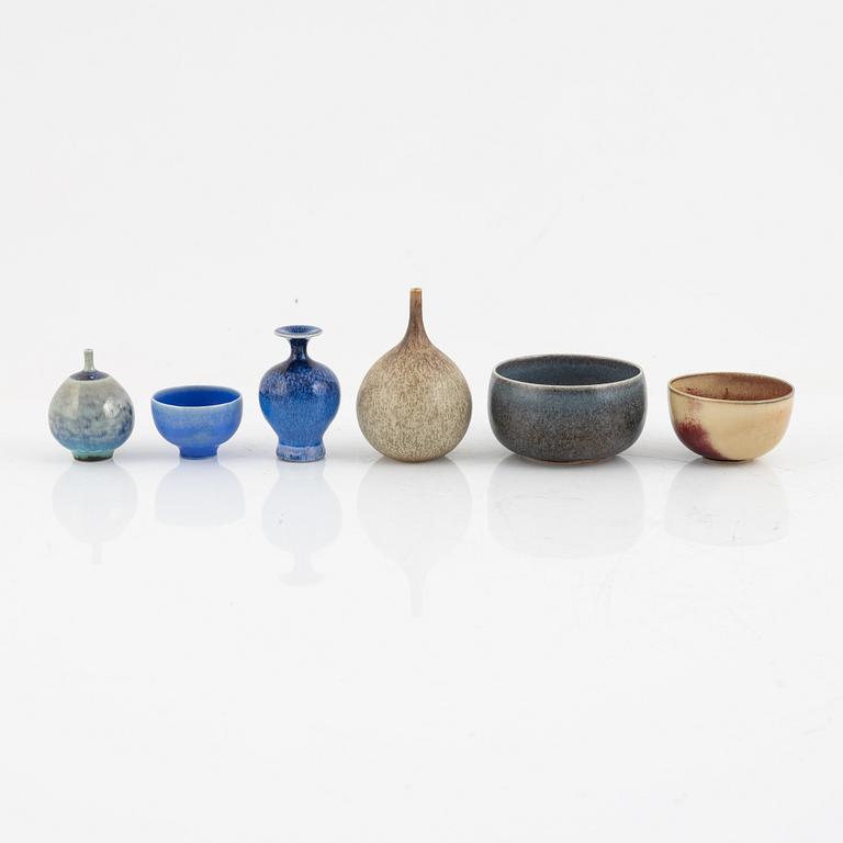 Miniatyrer, 6 st, av Stig Lindberg, Berndt Friberg samt Sven Wejsfelt, Gustavsberg Studio.