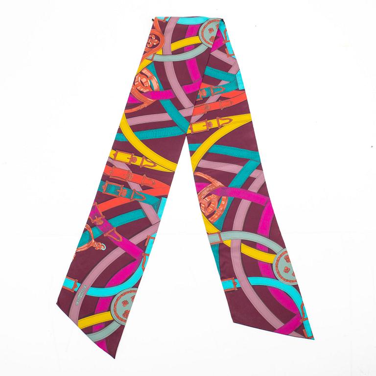 Hermès, a twill silk 'Maxi Twilly Cavalcadour'.